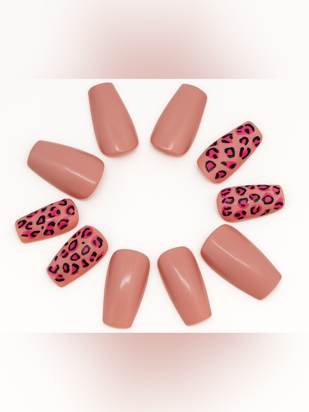 Blush Safar: Press-On Nails